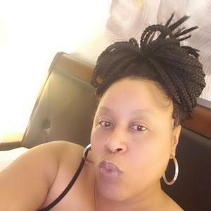 Meet your Posher, Dee